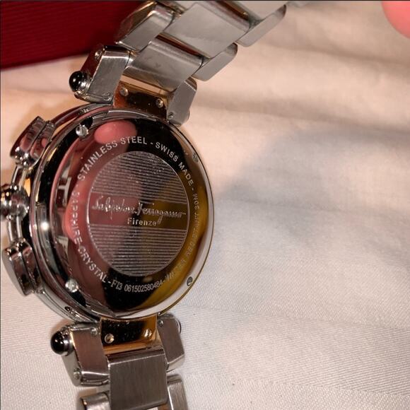 Salvatore Ferragamo ‘Idillio’ two tone time Piece - Picture 3 of 8